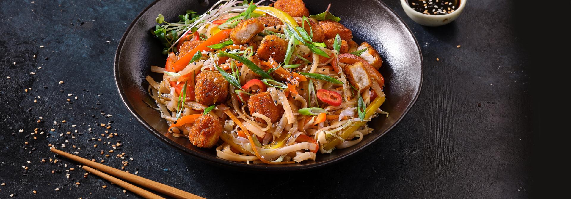 מוקפץ טופו קראנצ'ים פיקנטי ברוטב משגע