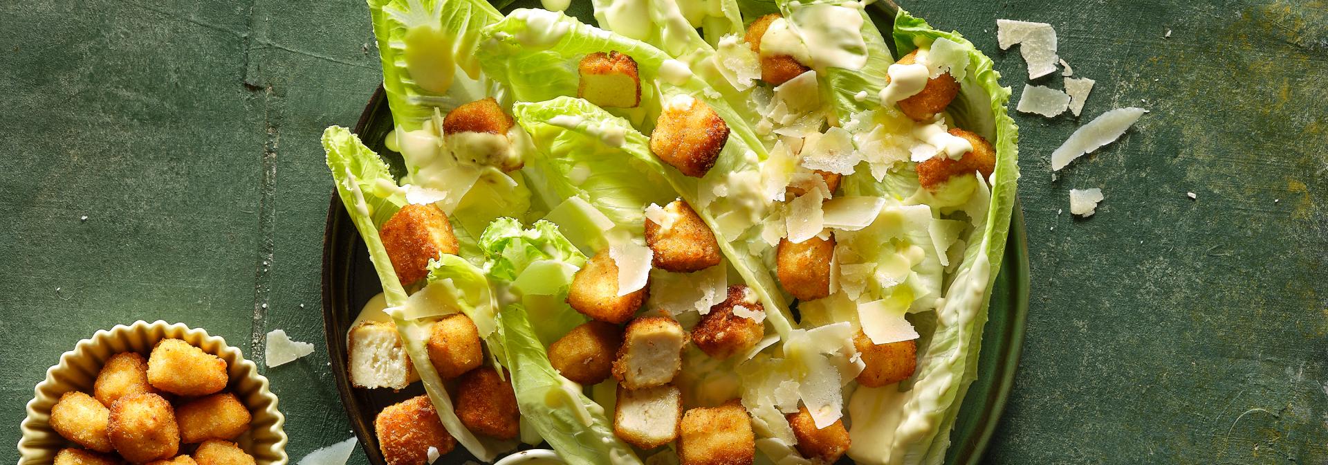 סלט קיסר עם טופו קראנצ'ים