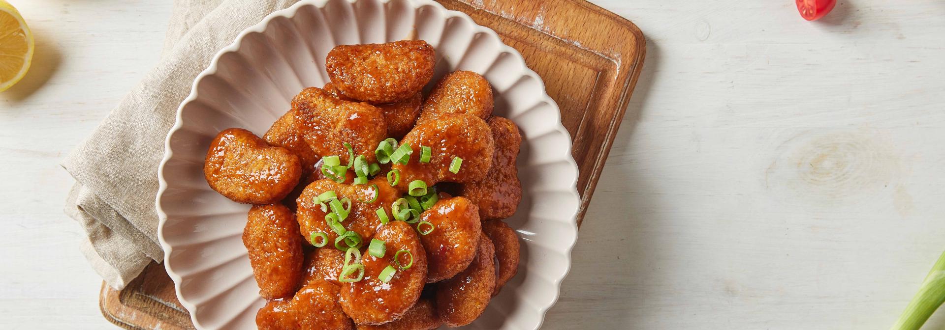 סטיקי חטיפי תירס בסגנון מתוק-חמוץ