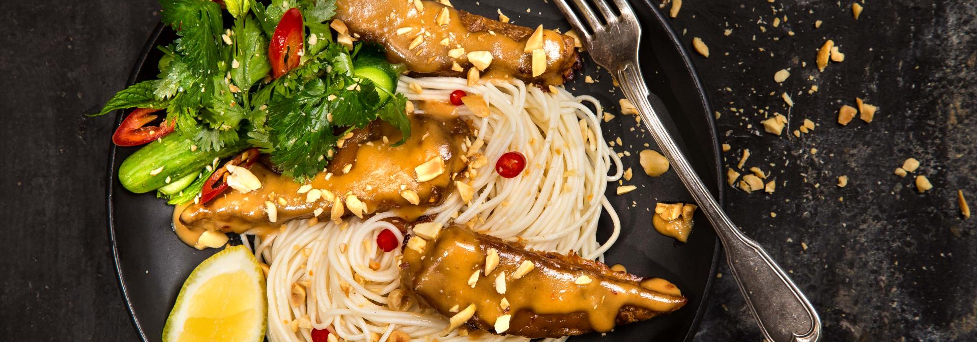 נתחי חזה בגריל צמחוני ברוטב סאטה