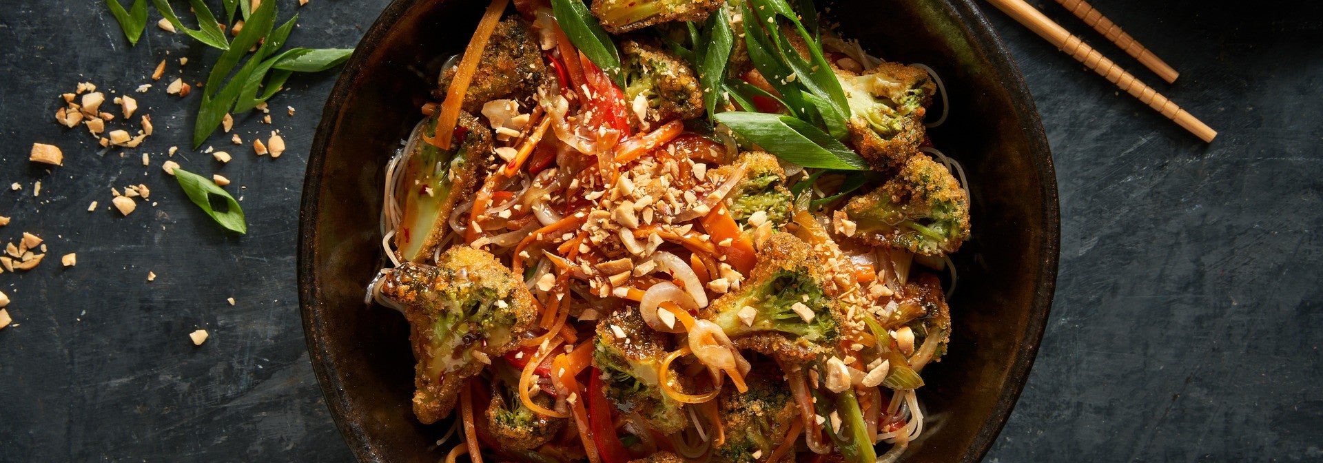 מוקפץ אסייתי עם חטיפי ברוקולי | טבעול