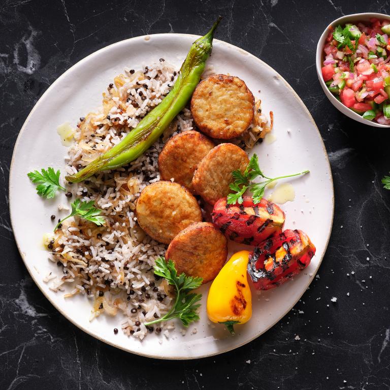 לביבות כרובית ומג'דרה עם בצל מקורמל