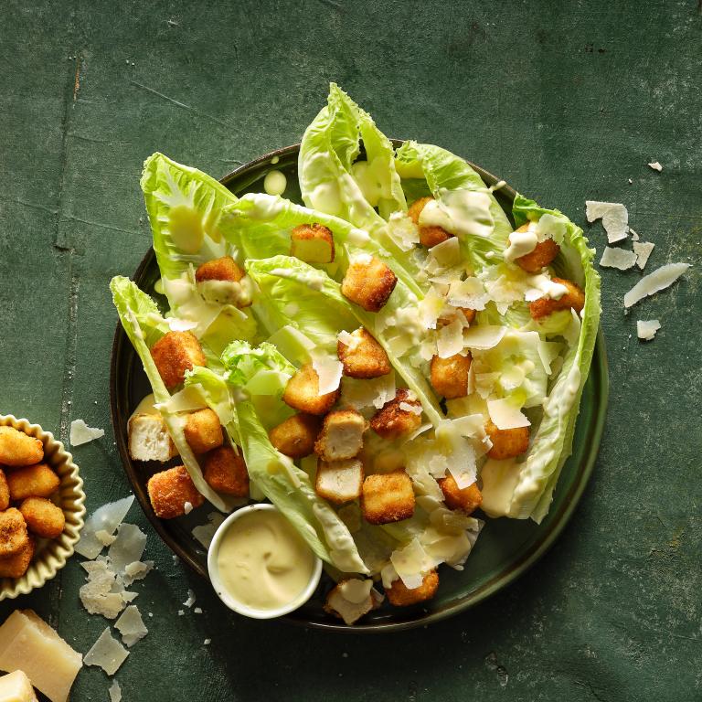 סלט קיסר עם טופו קראנצ'ים