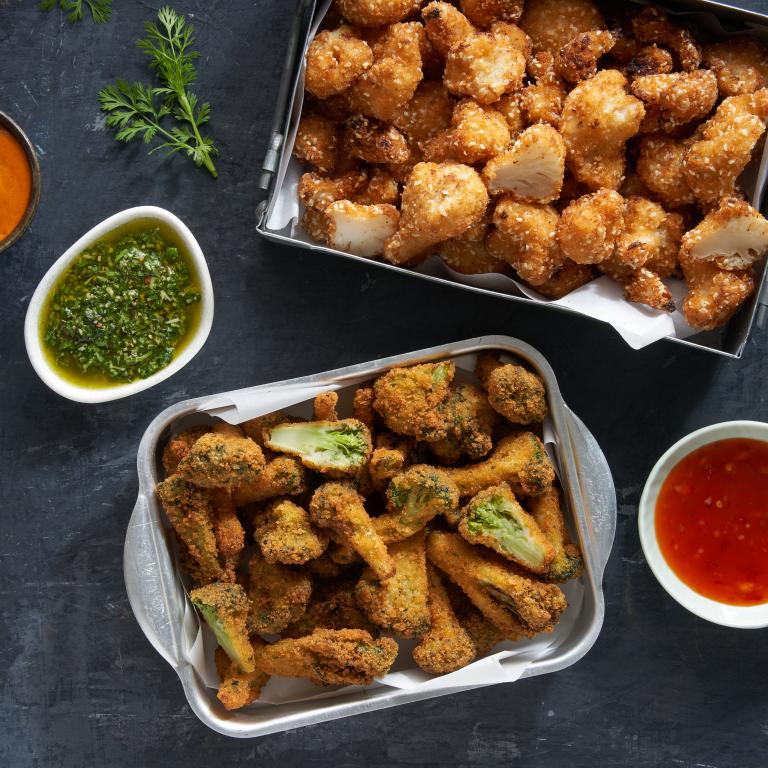 חטיפי ברוקולי וכרובית עם מטבלים מעולים